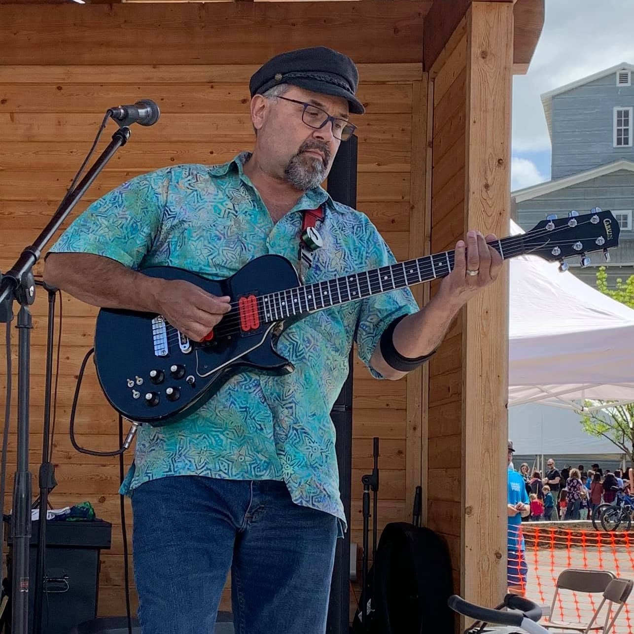 George Humlie - Vocals & Guitar